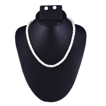 White pearl necklaces 2