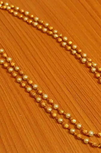 White Pearl Necklaces