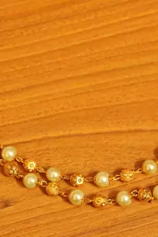 White Pearl Necklaces