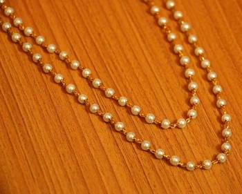 White Pearl Necklaces 3