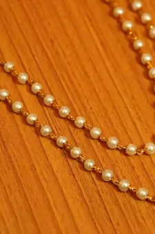 White Pearl Necklaces