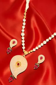 Pearl Keri Necklace Set for Woman with Earrings