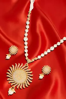 Pearl Sunshine Necklace Set for Woman with Earrings