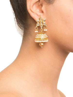 Gold earrings 1
