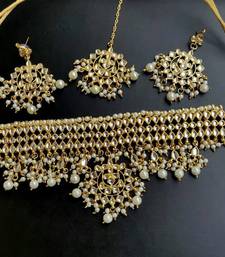 Kundan choker Necklace set with maangtika