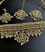 Kundan choker Necklace set with maangtika