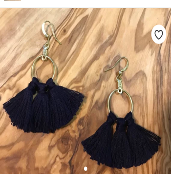 Black earrings 1