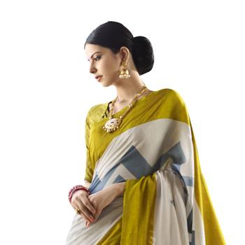 Shaily Multicolor Printed Cotton Silk Saree With Blouse 2