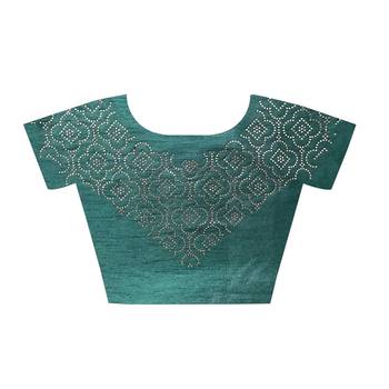 Green plain silk saree with blouse 4