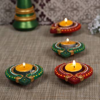 Aapno Rajasthan Red & Green Teracotta Traditional Design Diyas For Diwali - Set Of 4 1