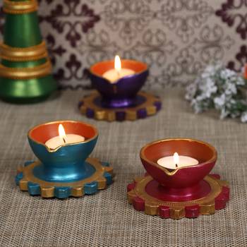 Aapno Rajasthan Multicolor Teracotta Diyas For Diwali - Set Of 3 1
