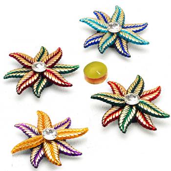 Beautiful Wax Candle With Floral Floating Showpieces - Set Of 4 2