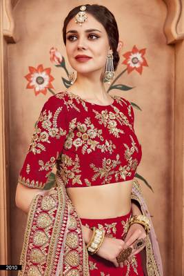 Mesmerizing Red Gold Dori, Matte Sequins Embroidered Bangalory Silk Semi Stitched wedding lehenga 2
