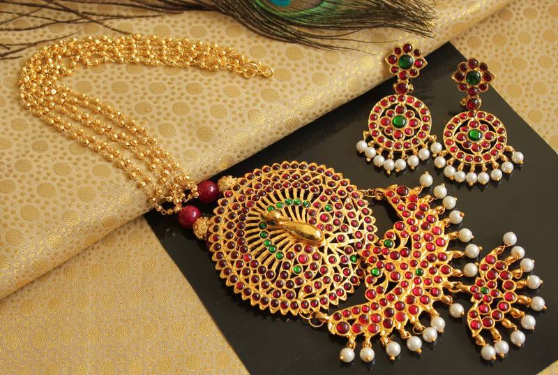 Beautiful Handmade Kemp Green Temple Peacock Designer Pendant Long Necklace Set 