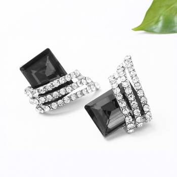 Black crystal studs 5