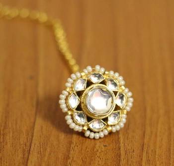White Pearl Maang-Tikka 2