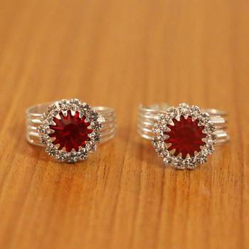 Red Crystal Toe-Rings 1