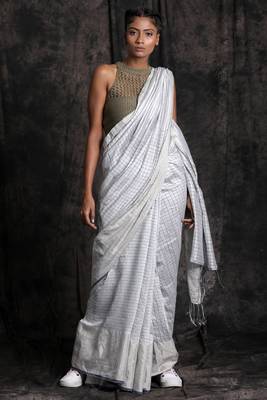 White Hand Woven Matka Silk Saree With Blouse 1