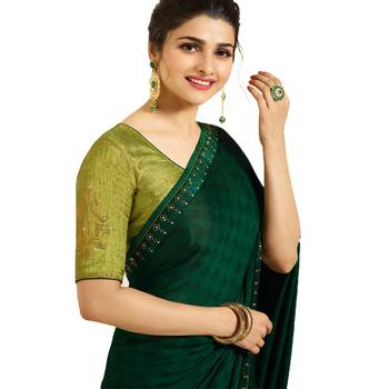 Green art silk saree with blouse 4