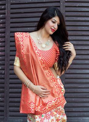 Monjolika Fashion Off white woven silk blend saree with blouse 2