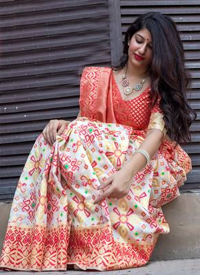 Monjolika Fashion Off white woven silk blend saree with blouse 3