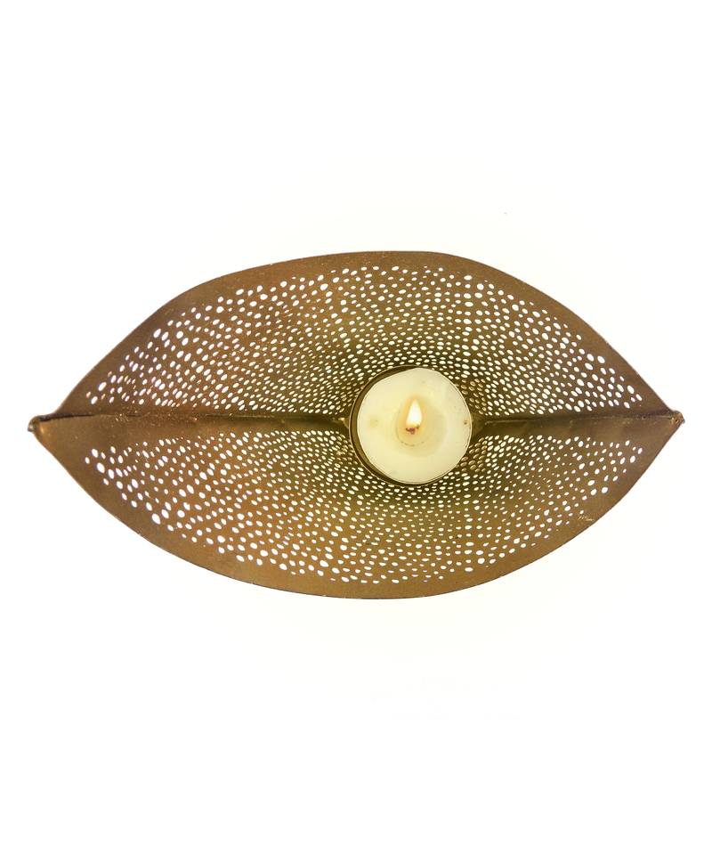 H & W Gold Metal Table Candle Holder for Diwali- Set of 1 (9 x 13 x 16 cm)