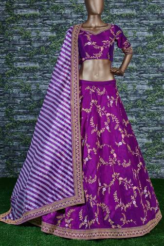 Amazing Purple Embroidered Partywear Bollywood Lehenga Choli Dupatta Set