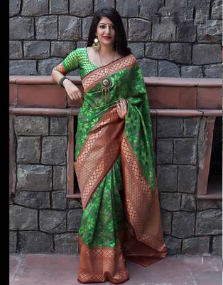 Green woven banarasi saree with blouse 1