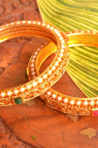 Designer Golden Pretty Semi-Precious Stone Bangle Set