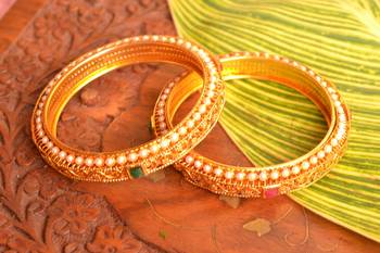 Designer Golden Pretty Semi-Precious Stone Bangle Set 1