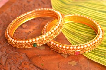Designer Golden Pretty Semi-Precious Stone Bangle Set 2