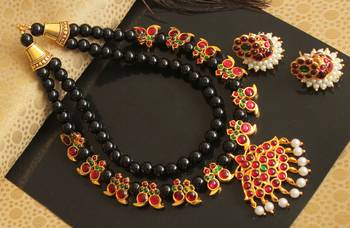 Beautiful Kemp Green Mango Pearl Designer Necklace Set Dj19218 1