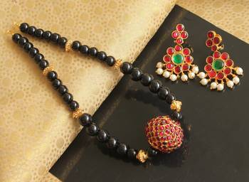 Beautiful Black Kemp Ball Designer Temple Necklace Set Dj19219 1