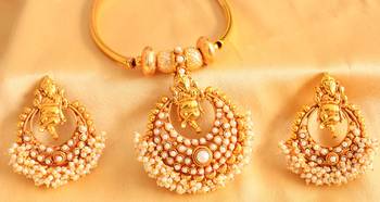 Beautiful Ganesh Pearl Cluster Pearl Necklace Set 1