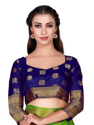 Green woven art silk saree with blouse 6