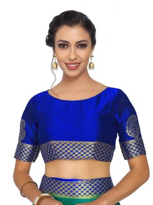 Green Woven Crepe Saree With Blouse 6