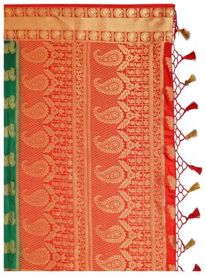 Green Woven Art Silk Saree With Blouse 7