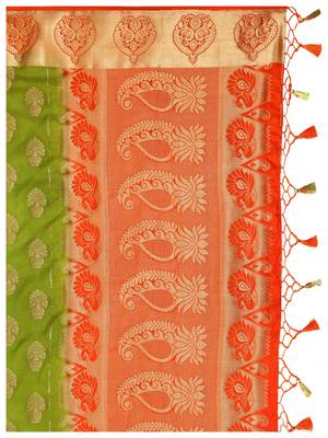 Green Woven Art Silk Saree With Blouse 7