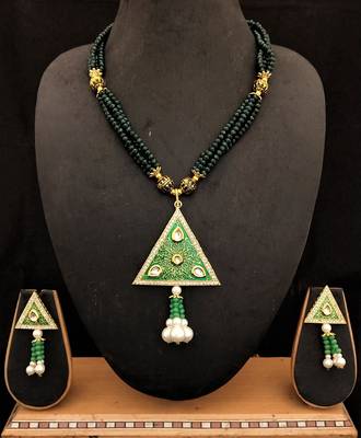 Green Cyrstal Kundan Meenakari Triangle Shape Jewelry Set 1