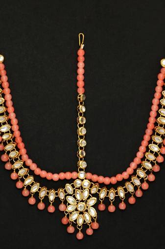 Pink maang tikka