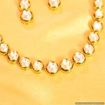 Elegant Single Line Kundan Necklace 3