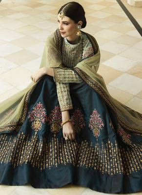 Bollywood style Embroireded wedding semi-stitched Lehengha 4