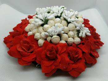 Red & white flower hair juda 1