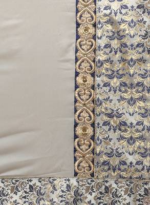 Grey Embroidered Silk Saree With Blouse 4