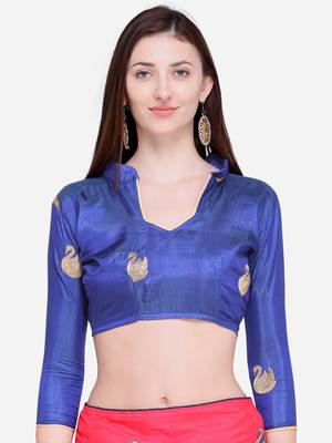 Red Embroidered silk blend Blend Saree With Blouse 3