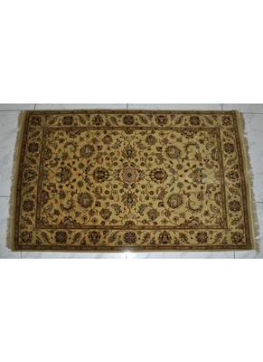 DRI00040 Traditional Hand Knotted Oriental Rug Square 48 X 72 Inches Beige 1