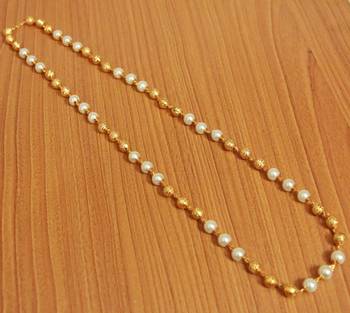 White Pearl Necklaces 2