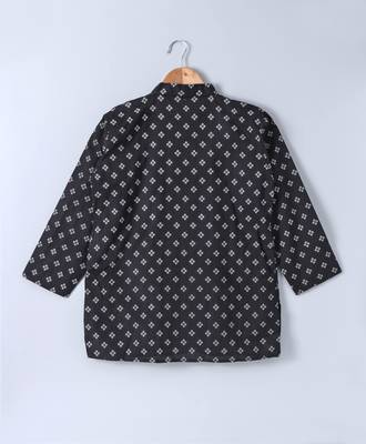 Printed Black Kurta With White Pajama 3
