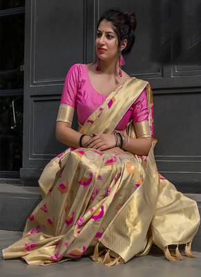 Cream woven silk blend saree with blouse 2