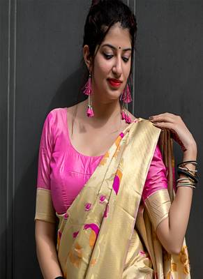 Cream woven silk blend saree with blouse 4